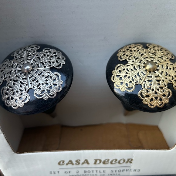 Casa Decor Set of Wine Stoppers New In Box - Picture 5 of 6